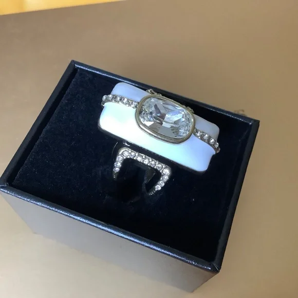 Heidi Daus New Century Crystal & Enamel Art Deco Ring  White Black SZ 10 - Picture 2 of 13